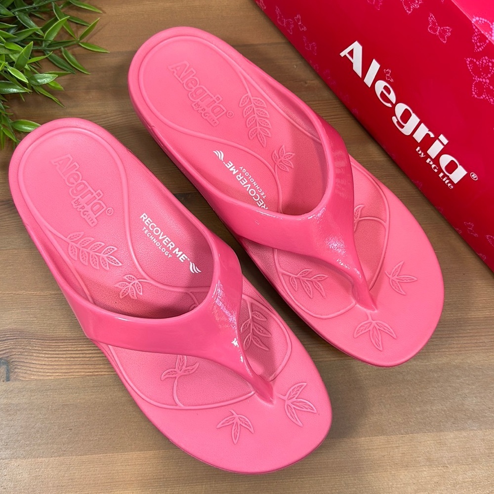 Alegria Ode Printed Fuchsia Thong Sandals